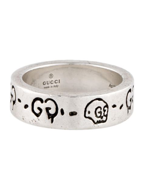 gucci ghost ring on finger